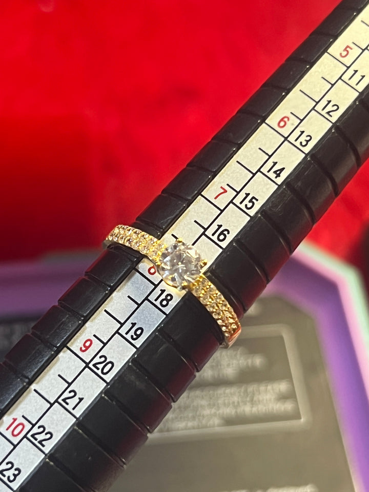 ENGAGEMENT RING WITH STONE